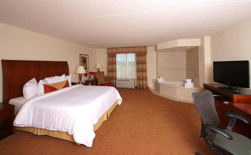 Hilton Garden Inn Myrtle Beach/Coastal Grand Mall Номер фото