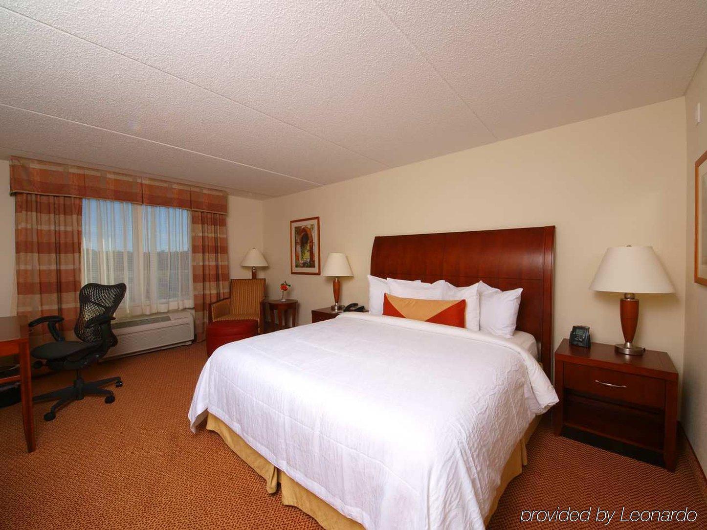Hilton Garden Inn Myrtle Beach/Coastal Grand Mall Номер фото