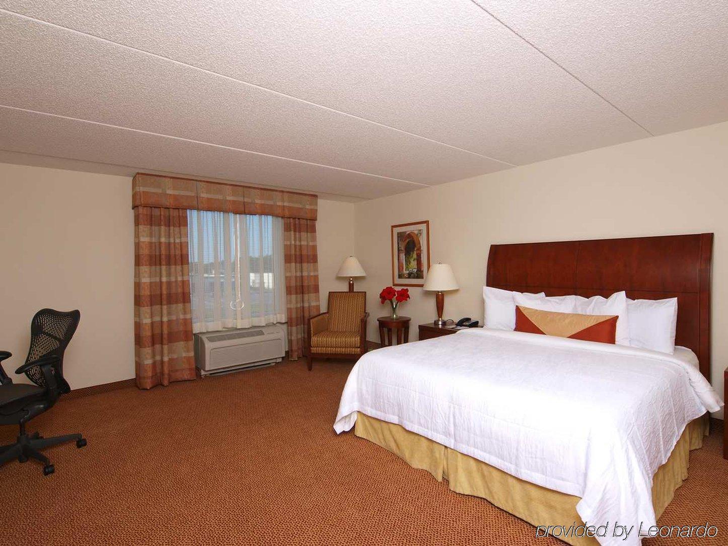 Hilton Garden Inn Myrtle Beach/Coastal Grand Mall Номер фото