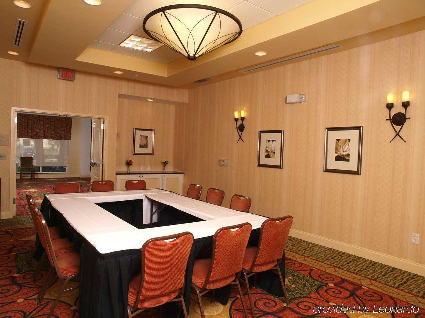 Hilton Garden Inn Myrtle Beach/Coastal Grand Mall Бизнес фото